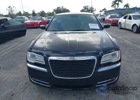 2014 Chrysler 300 z USA, uszkodzony, nr VIN 2C3CCAAG8EH379908